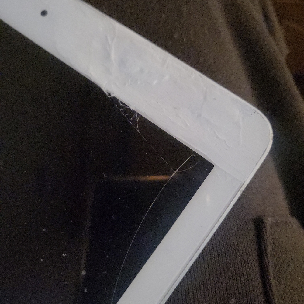 IPAD 5TH GENERATION with Protective Case - Picture 3 of 7